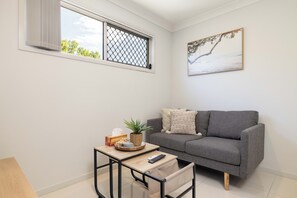 Private Living Room (2)
