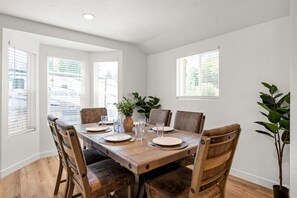 Dining room with seating for 6