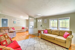 Living Room | Queen Sleeper Sofa | Smart TV
