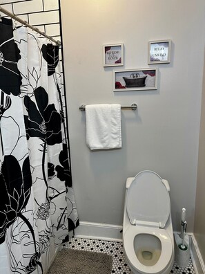 Secondary Full Bath