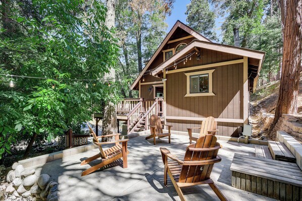 Crestline Vacation Rental | 4BR | 3.5BA | Stairs Required to Enter | 2,168 Sq Ft
