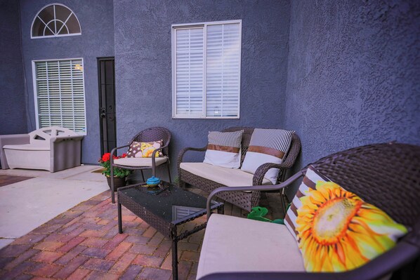 Beautifull out door area to hangout or BBQ