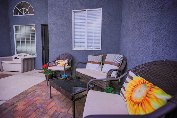 Beautifull out door area to hangout or BBQ