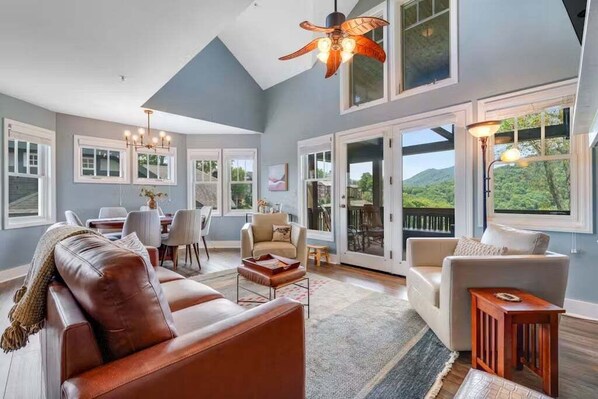 Welcome to Mountain Sunset Retreat