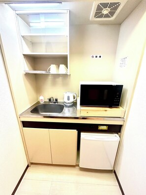 Kitchen (cooking not allowed)