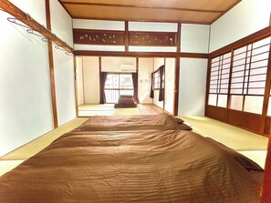 Japanese-style room