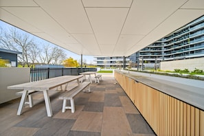 Communal - BBQ Area