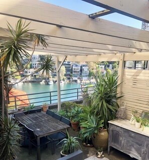 Outdoor dining area