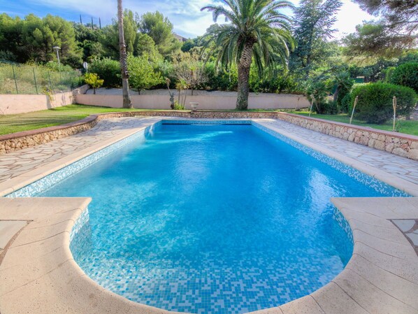 Water, Cloud, Sky, Mountain, Water Resources, Property, Plant, Nature, Body Of Water, Swimming Pool