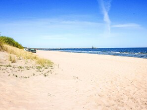 Wolke, Wasser, Himmel, Pflanze, Azurblau, Strand, Küsten Und Ozeanische Forms, Horizont, Baum, Natürliche Landschaft