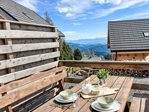 Cloud, Sky, Property, Daytime, Tableware, Building, Dishware, Wood, Cup, Mountain