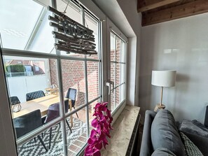 Flower, Property, Furniture, Building, Window, Interior Design, Architecture, Houseplant, Plant, Floor