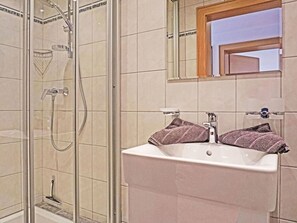 Tap, Plumbing Fixture, Sink, Cabinetry, Interior Design, Bathroom, Floor, Flooring, Door, Wall