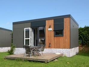 Himmel, Eigentum, Gebäude, Fenster, Pflanze, Schatten, Grundstueck, Interior Design, Hütte, Stuhl