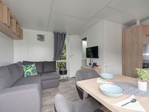 Möbel, Tabelle, Pflanze, Couch, Komfort, Holz, Wohnzimmer, Flooring, Fussboden