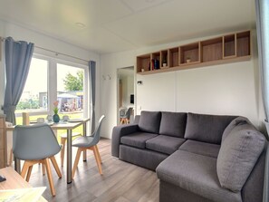 Canapé, Meubles, Table, Plante, Bois, Design Intérieur, Rideau, Salon, Canapé-Lit, Ombre