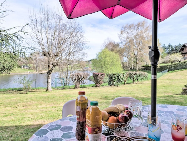 Sky, Water, Plant, Table, Property, Bottle, Tableware, Light, Cloud, Food