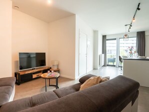 Couch, Eigentum, Möbel, Tabelle, Komfort, Holz, Beleuchtung, Wohnzimmer, Interior Design, Flooring