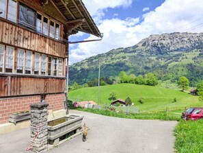 Nuage, Ciel, Plante, Bâtiment, Montagne, Arbre, Bois, Extérieur Banc, Chalet, Loisir
