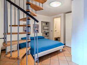 Möbel, Eigentum, Cabinetry, Komfort, Fenster, Gebäude, Spiegel, Holz, Bettrahmen, Bett