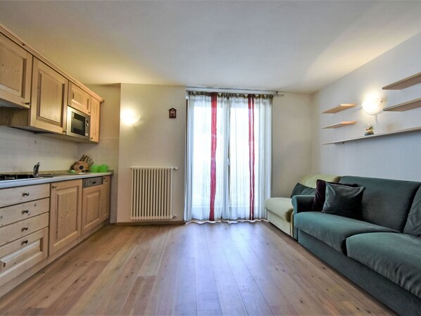 Cabinetry, Meubles, Propriété, Comptoir, Bois, Bâtiment, Sol, Éclairage, Canapé, Sol