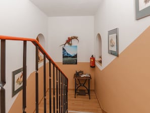 Eigentum, Bilderrahmen, Holz, Interior Design, Farbe, Fussboden, Flooring, Kunst, Pflanze, Wand
