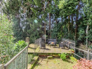 Nuage, Ciel, Plante, Bâtiment, Fenêtre, Lot Terre, Maison, Herbe, Porte, Arbre