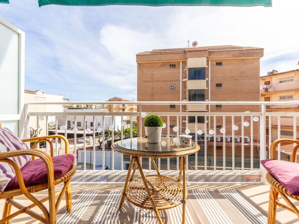 Furniture, Sky, Property, Building, Table, Wood, Cloud, Interior Design, Chair, Outdoor Furniture