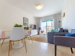 Furniture, Plant, Property, Houseplant, Chair, Interior Design, Living Room, Comfort, Floor, Flooring