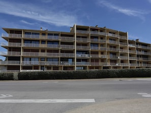 Ciel, Nuage, Propriété, Bâtiment, Fenêtre, Design Urbain, Bloc Tour, Plante, Condominium, Quartier