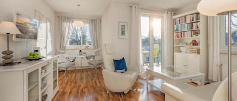 Wohnzimmer und Essbereich