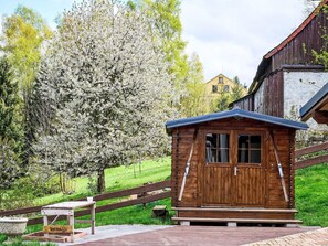 Pflanze, Gebäude, Fenster, Himmel, Baum, Tür, Holz, Die Architektur, Grundstueck, Haus