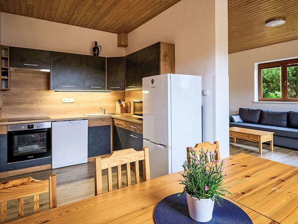 Möbel, Eigentum, Cabinetry, Countertop, Pflanze, Couch, Tabelle, Holz, Interior Design, Küchengerät