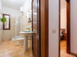 Sinken, Armatur, Badezimmer, Interior Design, Gebäude, Zapfhahn, Holz, Wand, Fussboden