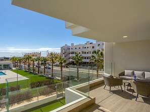 Ciel, Plante, Bâtiment, Table, Ombre, Condominium, Design Urbain, Bloc Tour, Arbre, Plante D'Appartement