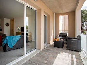 Eigentum, Interior Design, Fussboden, Flooring, Holz, Komfort, Schatten, Grundeigentum, Hartholz, Eigentumswohnung