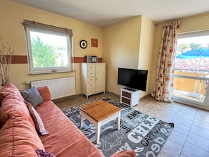 Möbel, Couch, Holz, Fernsehen, Fenster, Interior Design, Flooring, Die Architektur, Fussboden, Wohnzimmer