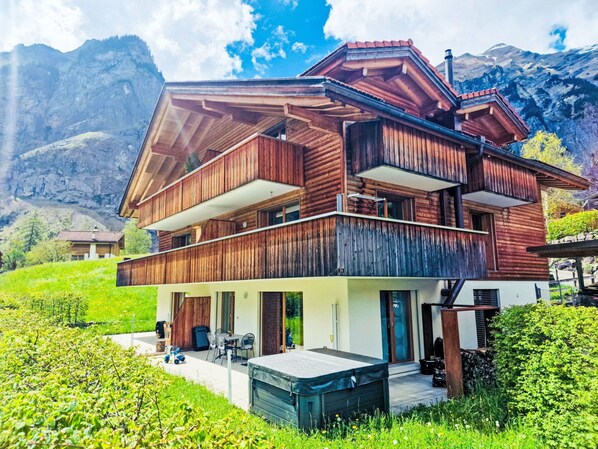 Cloud, Plant, Building, Property, Sky, Mountain, Window, Green, Natural Landscape, Tree
