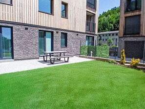 Garden, Artificial Turf, Yard, Lawn, Backyard, Landscaping, Courtyard, Balcony, Hardwood, Plank
