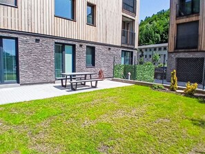 Urban Design, Apartment, Yard, Courtyard, Balcony, Backyard, Siding, Walkway