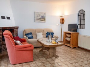 Möbel, Flooring, Interior Design, Holz, Fussboden, Zimmer, Tabelle, Wohnzimmer, Couch, Beleuchtung