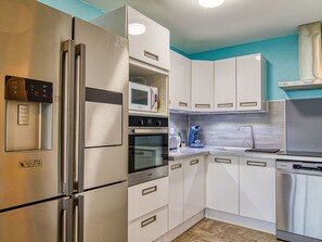 Cabinetry, Countertop, Property, Furniture, Kitchen Appliance, Building, Home Appliance, Kitchen, Sink, Interior Design