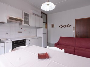Cabinetry, Furniture, Countertop, Comfort, Interior Design, Building, Drawer, Wood, Floor, Flooring