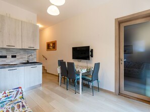 Flooring, Fussboden, Interior Design, Holz, Möbel, Zimmer, Decke, Holzboden, Wohnung, Wohnzimmer