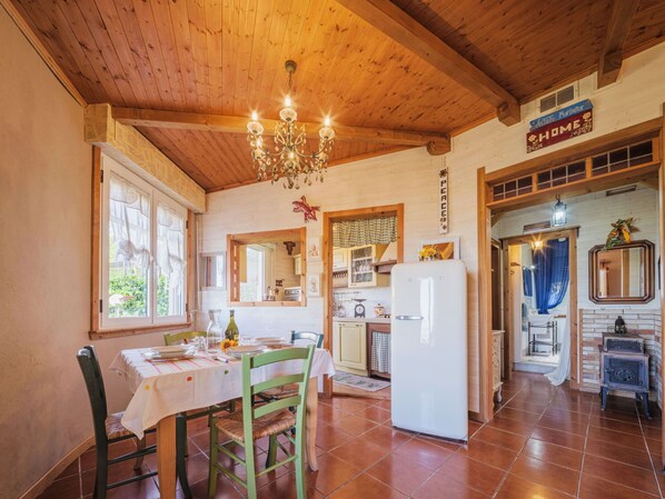 Eigentum, Bilderrahmen, Holz, Tabelle, Interior Design, Tür, Fussboden, Fenster, Flooring, Wand