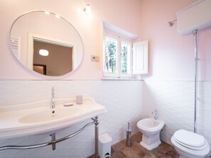 Spiegel, Sinken, Armatur, Zapfhahn, Eigentum, Bad Sink, Badezimmer, Lila, Interior Design