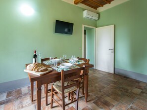 Furniture, Property, Table, Wood, Interior Design, Building, Flooring, Floor, Paint, Wall