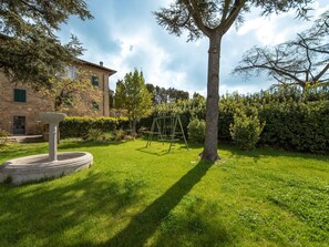Sky, Cloud, Plant, Building, Window, Natural Landscape, Tree, Land Lot, Grass, House