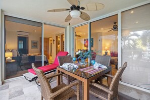 Here you can sip your morning coffee or enjoy an afternoon cocktail