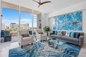 Beautiful luminous 991 sq ft of space to enjoy with a peak of ocean view!